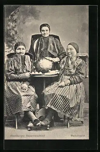 AK Drei Marktfrauen in Altenburger Bauerntrachten