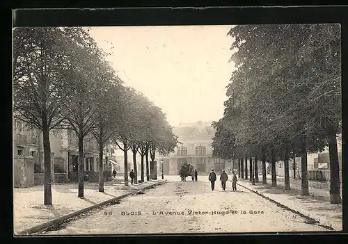 AK Blois, L`Avenue Victor-Hugo et la Gare