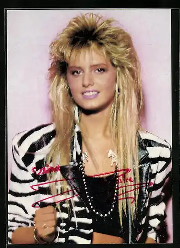 AK Musikerin Jessica mit wilder Mähne