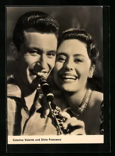 AK Die Musiker Caterina Valente und Silvio Francesco mit Flöte