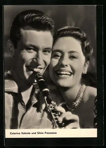 AK Die Musiker Caterina Valente und Silvio Francesco mit Flöte