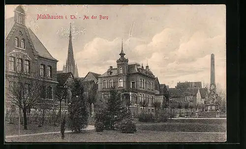 AK Mühlhausen i. Thür., Strasse an der Burg mit Kirche und Denkmal