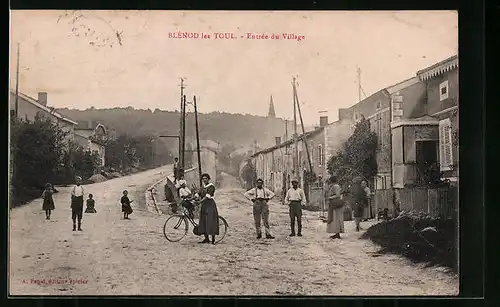 AK Blénod-lès-Toul, Entrée du Village