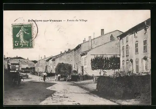 AK Domêvre-sur-Vezouze, Entrée du Village