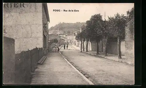 AK Foug, Rue de la Gare, Strassenpartie