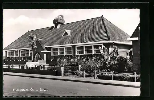 AK Middelstum, O. L. School