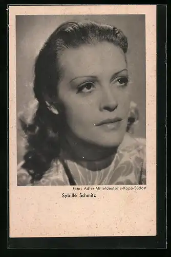 AK Schauspielerin Sybille Schmitz im Kostüm einer Filmrolle