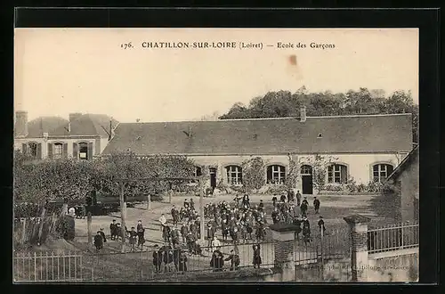 AK Chatillon-sur-Loire, Ecole des Garcons