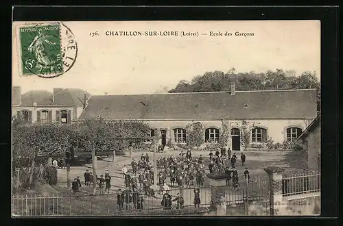 AK Chatillon-sur-Loire, Ecole des Garcons
