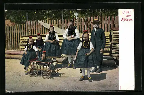AK Familie in hessischer Tracht