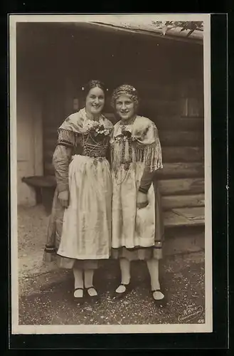 AK Oberammergau, Ria Lang und Clara Mayr in bayerischer Tracht