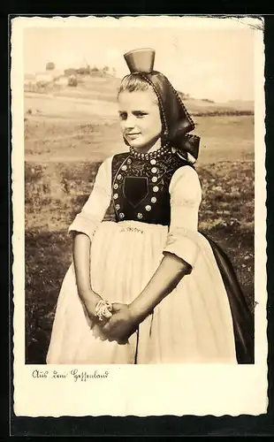 AK Schwälmer Mädchen im Sonntagsstaat, hessische Tracht