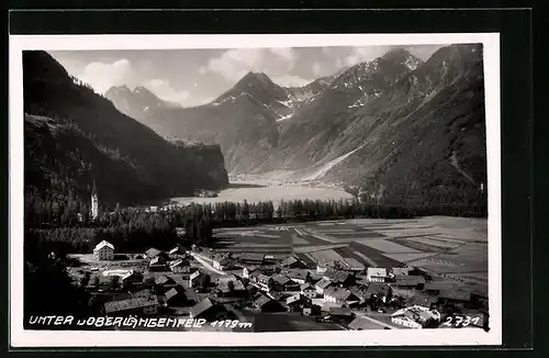 AK Unter und Ober Längenfeld, Gesamtansicht mit Gebirgskette