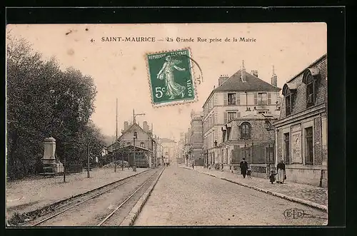 AK Saint-Maurice, La Grande Rue prise de la Mairie