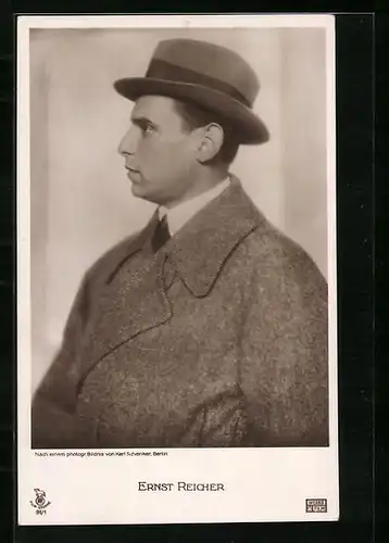 AK Schauspieler Ernst Reicher mit Hut im Mantel