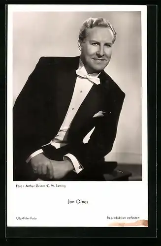 AK Schauspieler Jon Otnes in dem Film Die ganze Welt singt nur Amore