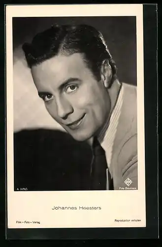 AK Schauspieler Johannes Heesters in die Kamera lächelnd