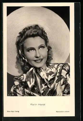 AK Schauspielerin Karin Hardt im Kostüm einer Filmrolle