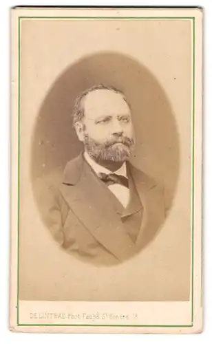 Fotografie Delintraz, Paris, 28 Rue du Faub. St. Honoré, Portrait stattlicher Herr mit Vollbart