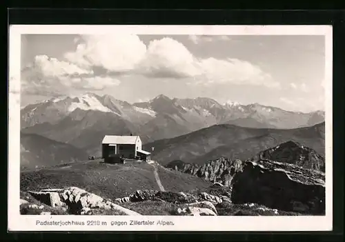 AK Padasterjochhaus, Berghütte gegen Zillertaler Alpen
