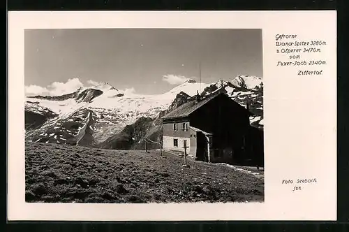 AK Tuxerjoch-Haus, Berghütte und Blick auf die Gefrorne Wand-Spitze u. Olperer, Zillertal