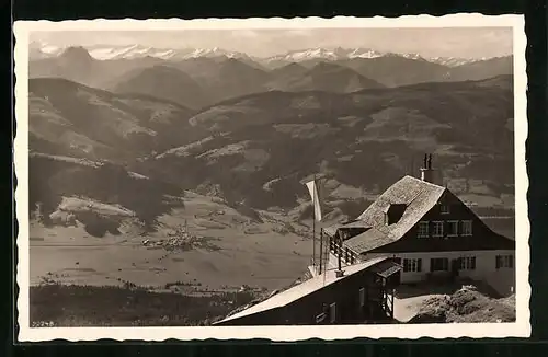 AK Gruttenhütte, Berghütte im Wilden Kaiser mit Blick gegen die Hohen Tauern