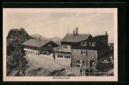 AK Wendelsteinhaus, Blick zur Berghütte