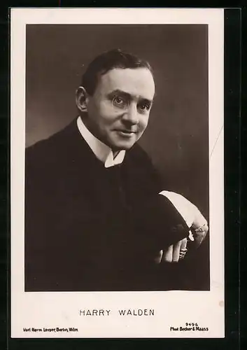 AK Schauspieler Harry Walden mit Monokel