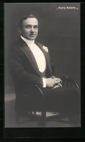 AK Schauspieler Harry Walden im Frack mit Fliege
