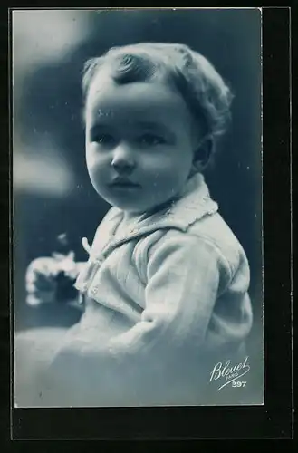 Foto-AK Bleuet Paris: Kleinkind in hübscher Kleidung