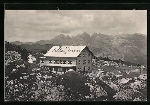 AK Sella Haus, Totalansicht mit Gebirgswand