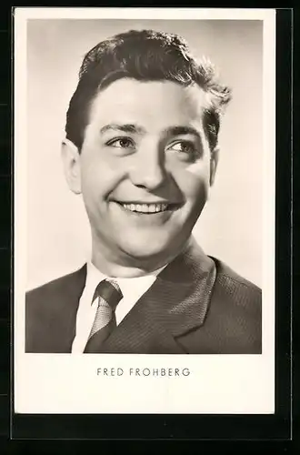 AK Musiker Fred Frohberg mit lächelndem Gesicht