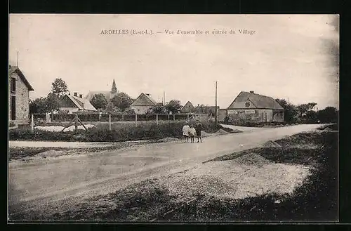 AK Ardelles, Vue d`ensemble et entrée du Village
