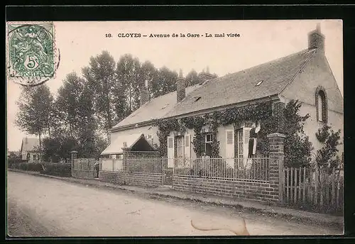 AK Cloyes, Avenue de la Gare, La mal virée