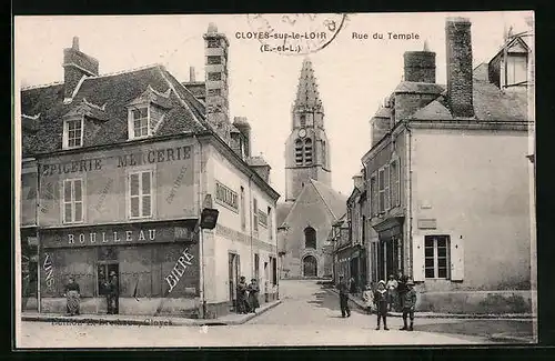AK Cloyes-sur-le-Loir, Rue du Temple, Strassenpartie