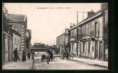 AK La Loupe, La Rue de la Gare