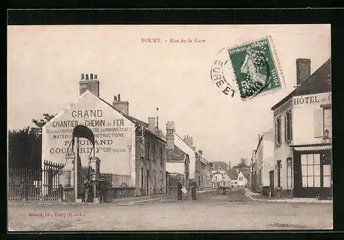 AK Toury, Rue de la Gare