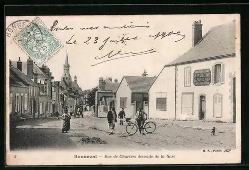 AK Bonneval, Rue de Chartres descente de la Gare
