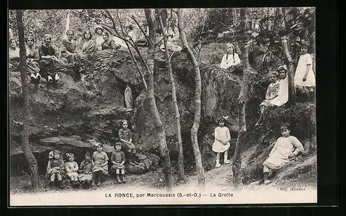 AK La Ronce, La Grotte