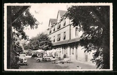 AK Cloyes, Hotel Saint-Jacques, Vue sur la cour intérieure, les chambres, le restaurant et la terasse