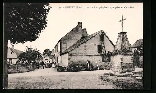 AK Garnay, La Rue principale, vue prise au Carrefour