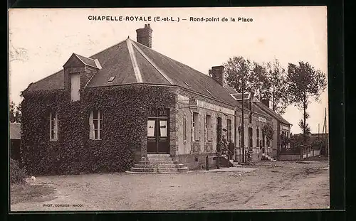 AK Chapelle-Royale, Rond-point de la Place