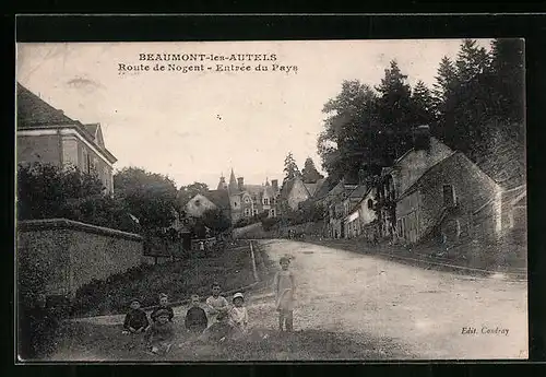 AK Beaumont-les-Autels, Route de Nogent - Entree du pays