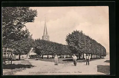 AK Saint-Léger-des-Aubées, La Place