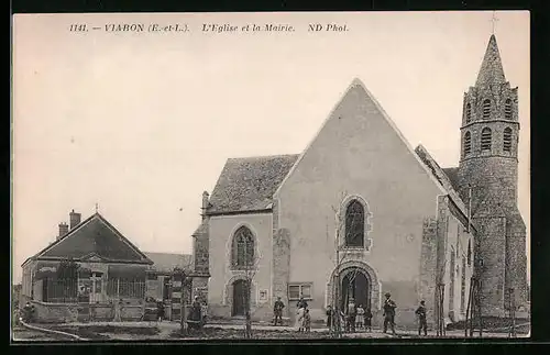 AK Viabon, L`Eglise et la Mairie