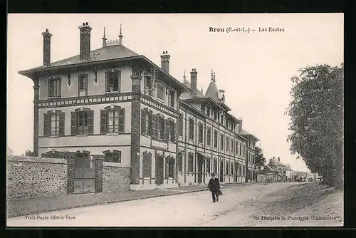 AK Brou, Les Ecoles