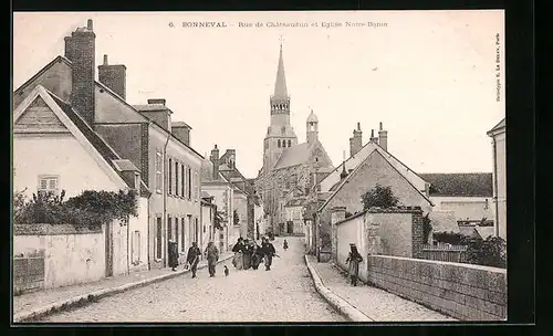 AK Bonneval, Rue de Chateaudun et Eglise Notre-Dame