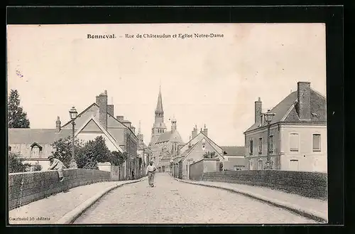 AK Bonneval, Rue de Chateaudun et Eglise Notre-Dame