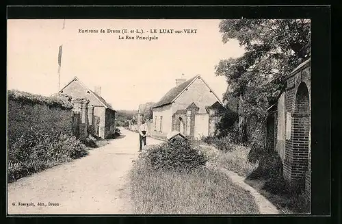 AK Le Luat-sur-Vert, La Rue Principale