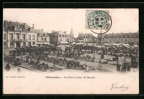 AK Chateaudun, La Place, le jour du Marche